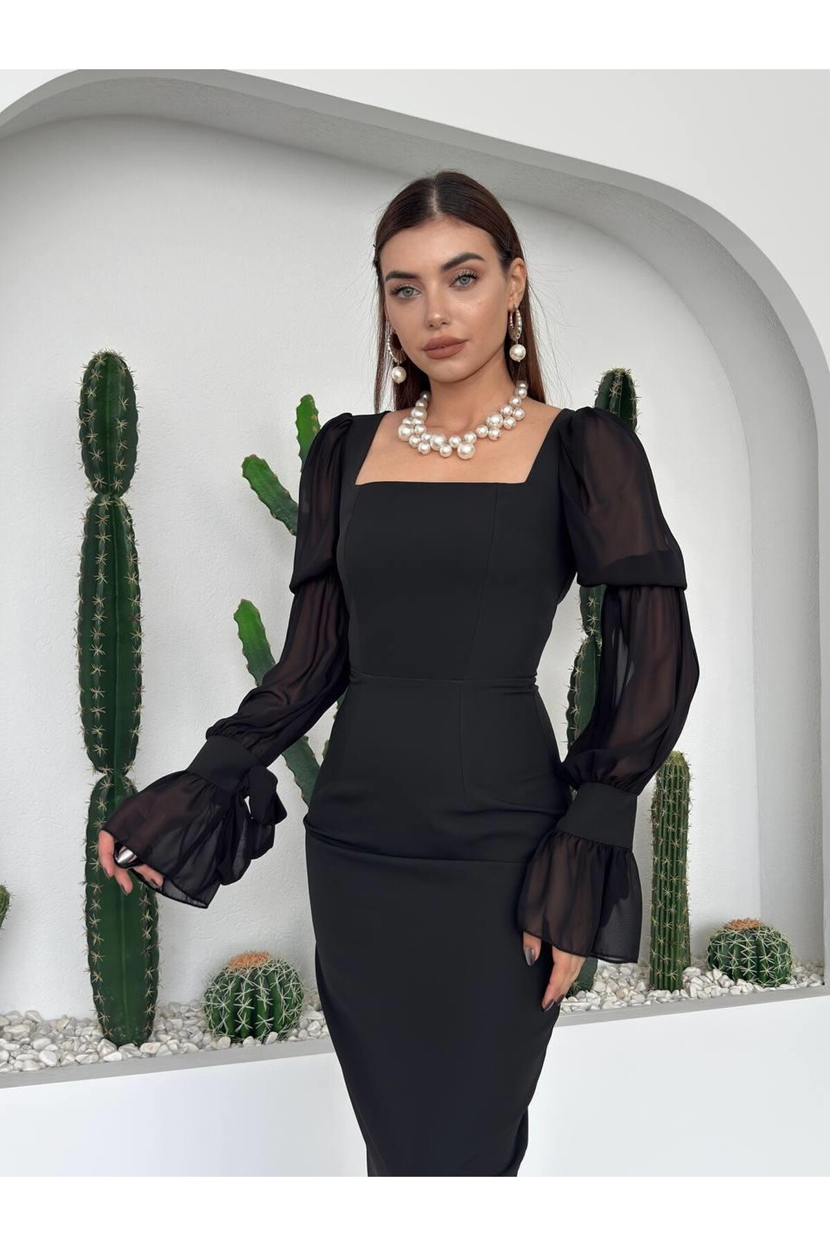 Hare Sleeves Ruffle Detailed Dress