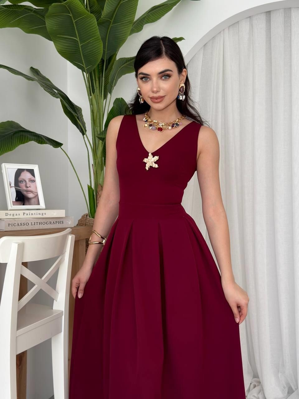 Late Star Detailed Dress