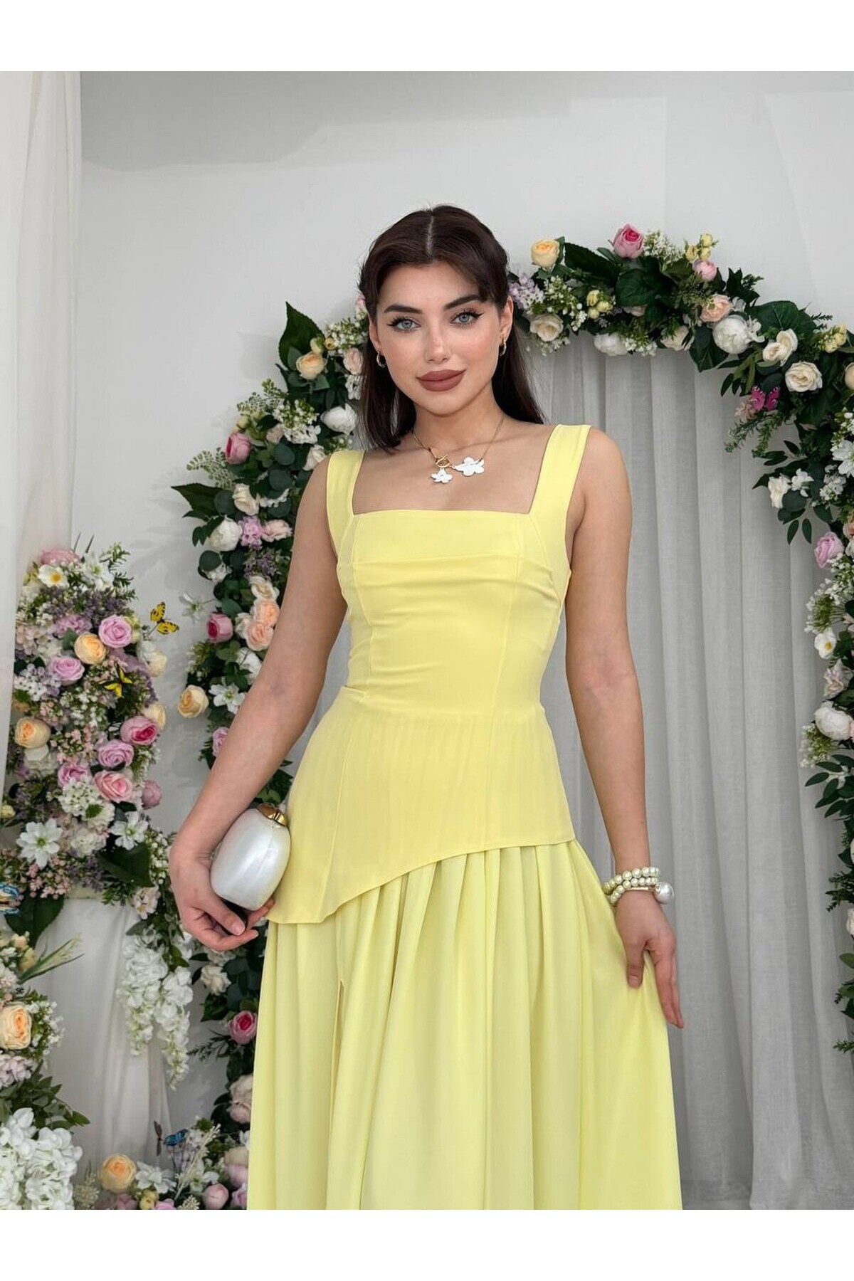 Luen Dress with Slit Detail