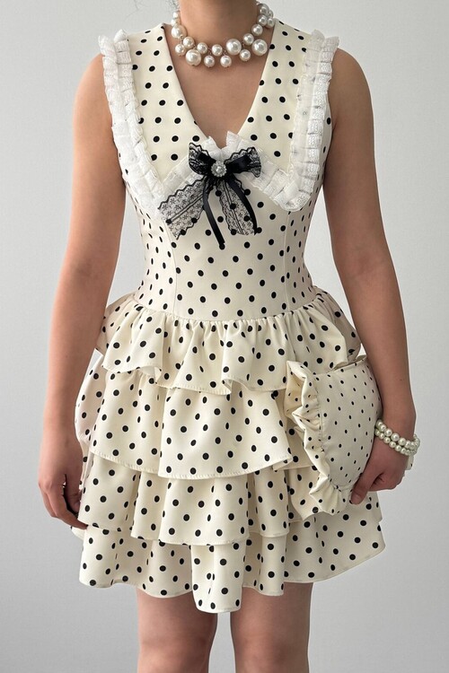 Asel Broş Detaylı Elbise