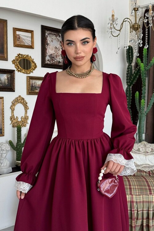 Huyno Dantel Detaylı Elbise