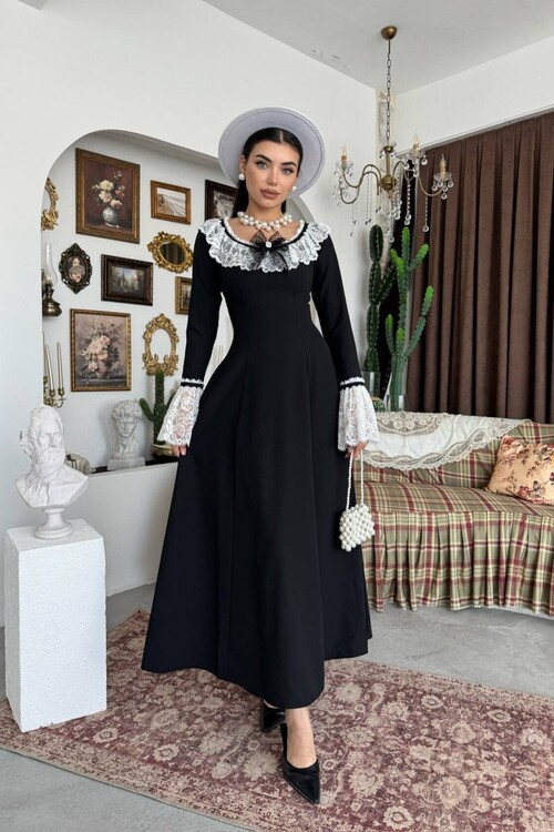 Ruyn Broş Detaylı Elbise