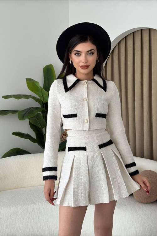 Dora Chanel Takım