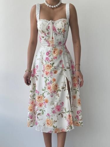 Anjelik Yırtmaç Detaylı Elbise