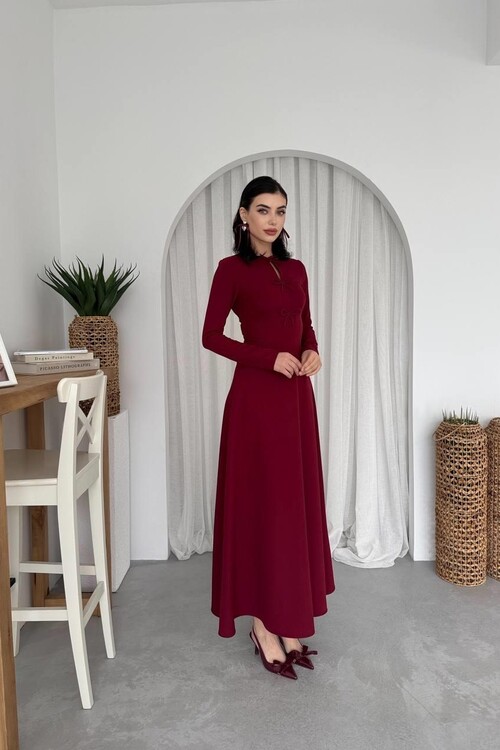 Offse Bow Detailed Dress