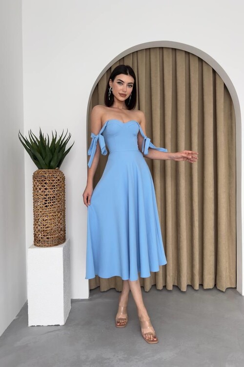 Tiyenna Midi Dress