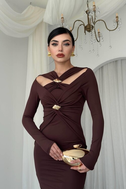 Dande Broş Detaylı Elbise