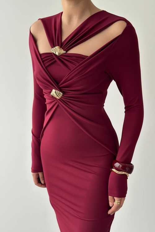 Dande Broş Detaylı Elbise