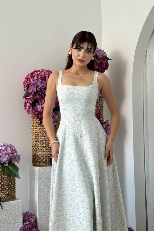 Kalf Çiçek Detaylı Elbise