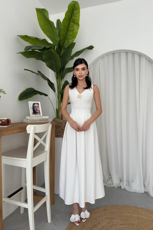 Late Star Detailed Dress