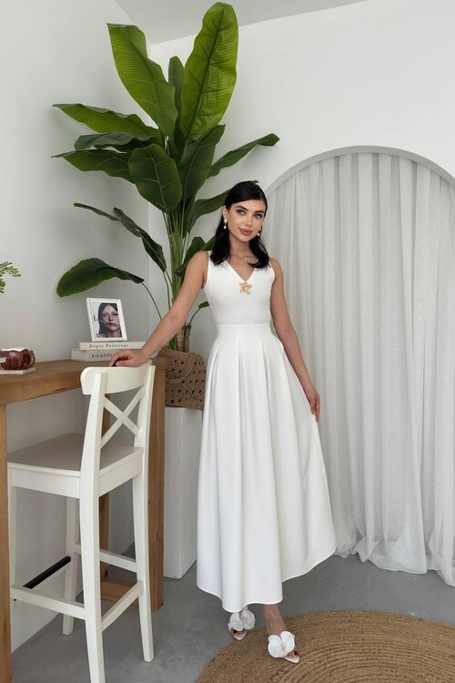 Late Star Detailed Dress