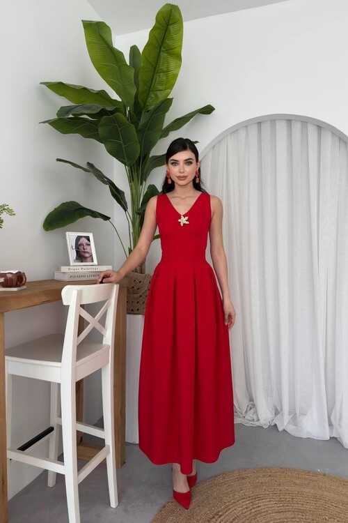 Late Star Detailed Dress