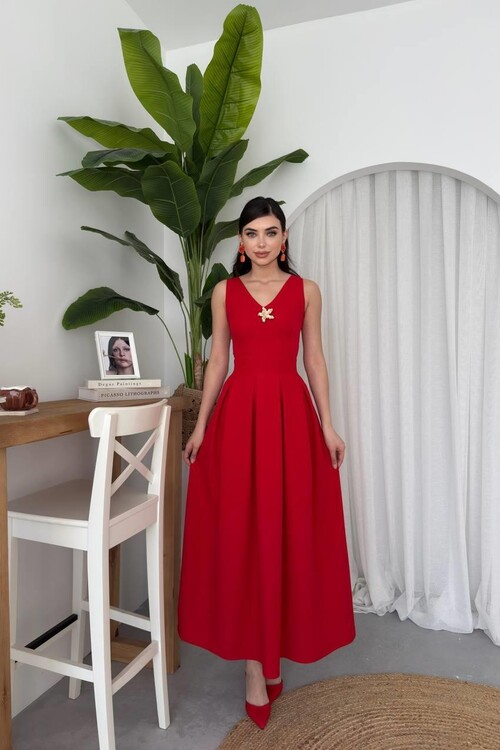 Late Star Detailed Dress