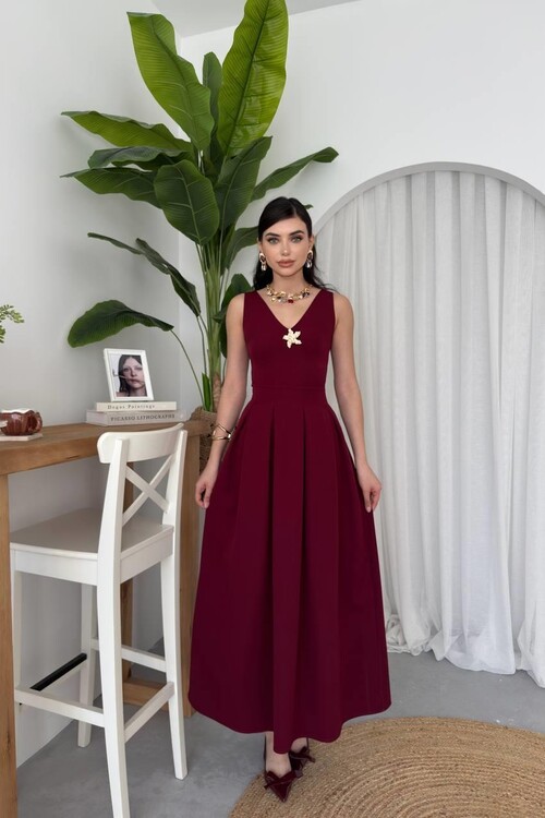 Late Star Detailed Dress