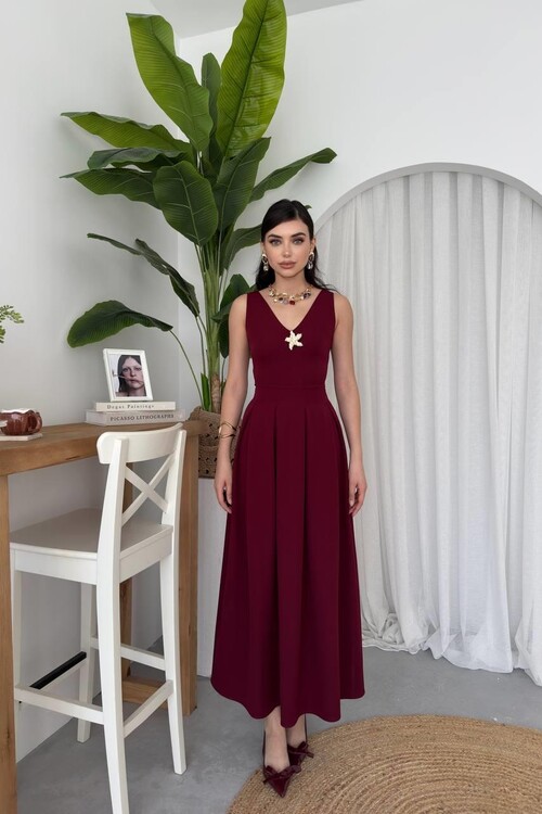 Late Star Detailed Dress