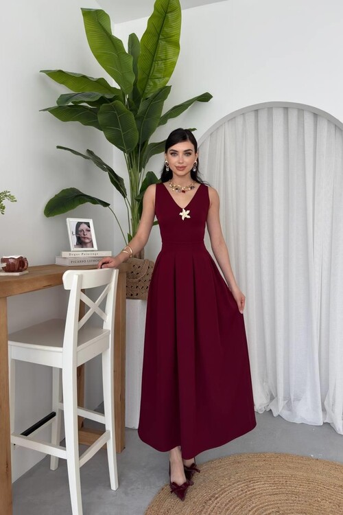 Late Star Detailed Dress