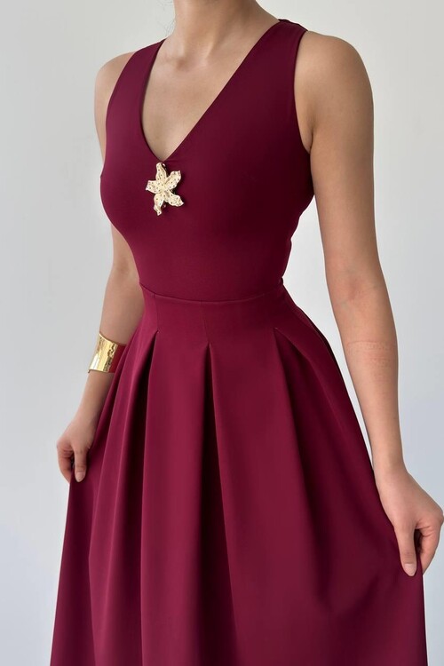 Late Star Detailed Dress