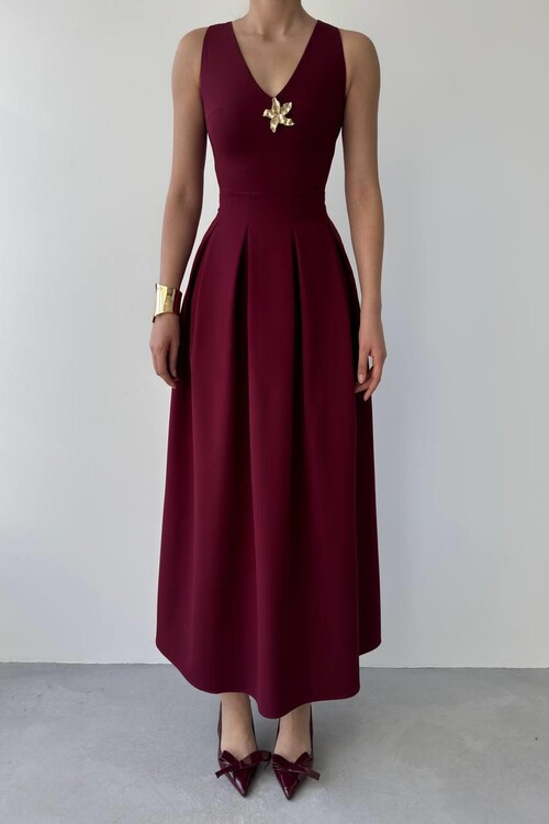 Late Star Detailed Dress