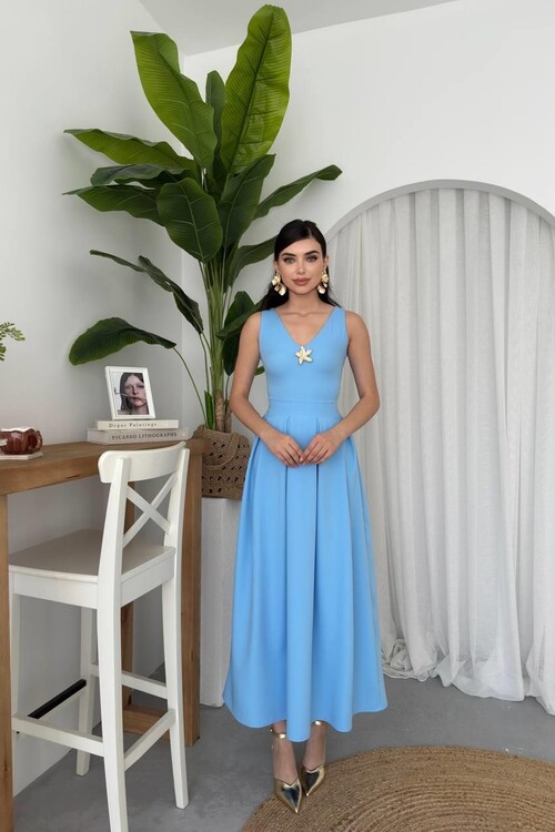 Late Star Detailed Dress