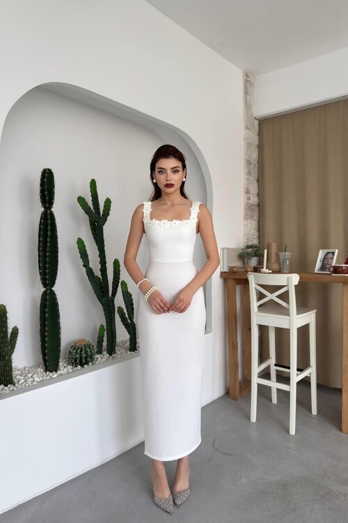 Mıng Çiçek Detaylı Elbise