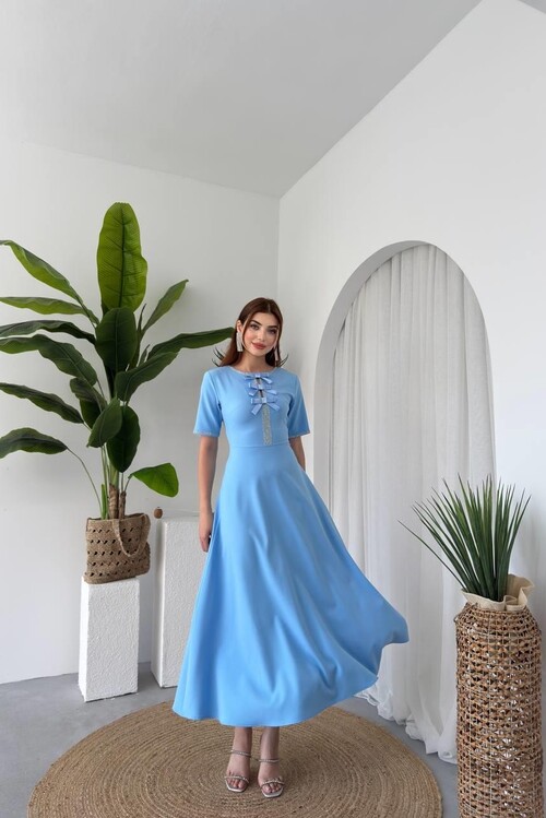 Wera Taşlı Fiyonk Detaylı Elbise