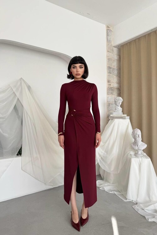 Baggy Brooch Detailed Dress