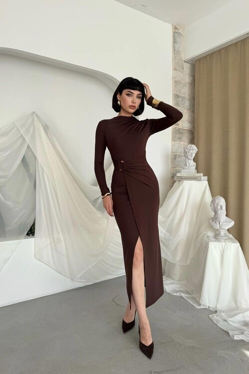 Baggy Brooch Detailed Dress