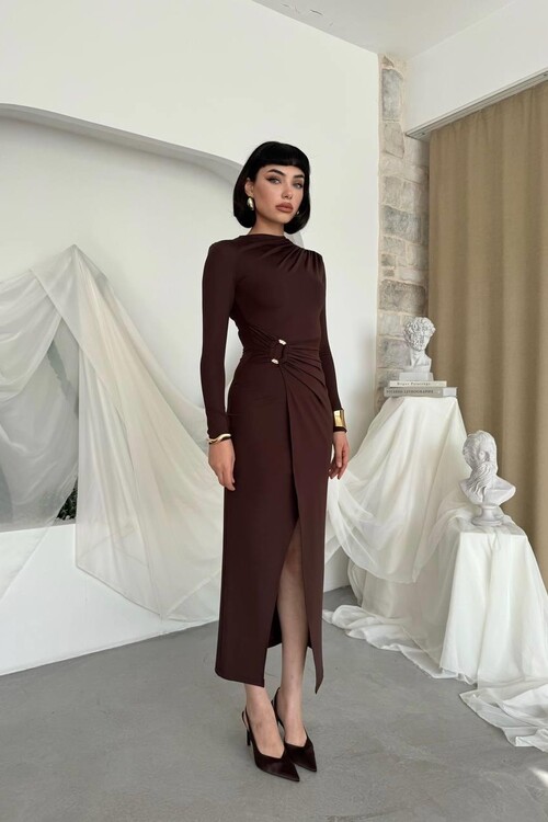 Baggy Brooch Detailed Dress