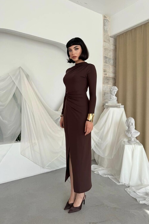 Baggy Brooch Detailed Dress