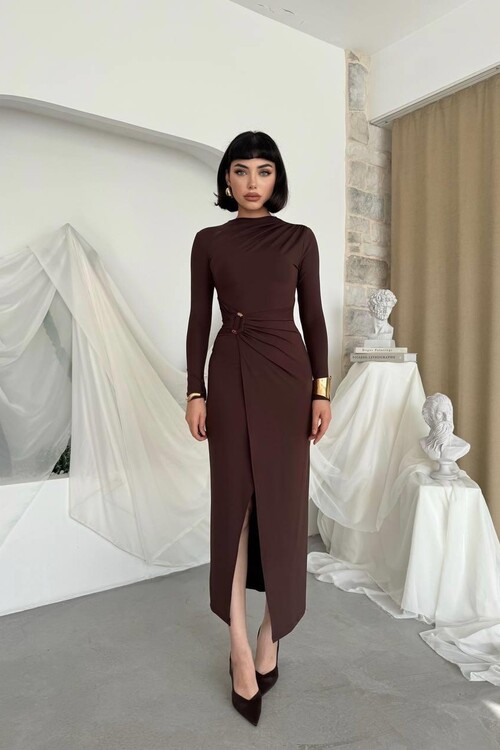 Baggy Brooch Detailed Dress