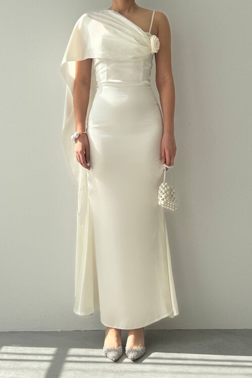 Junas Yaka Kuşağı Detaylıı Elbise