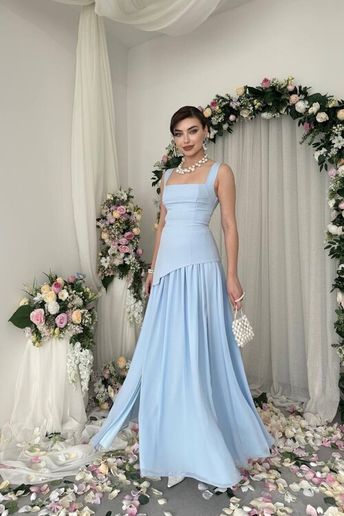 Luen Dress with Slit Detail