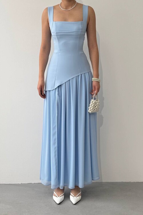 Luen Dress with Slit Detail