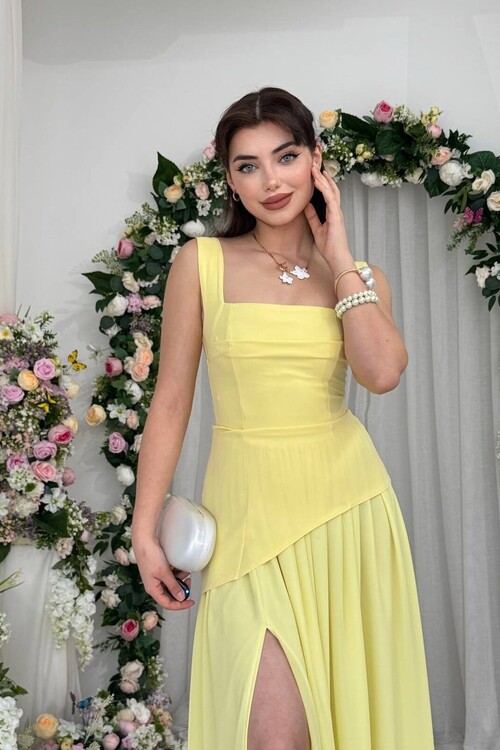 Luen Dress with Slit Detail