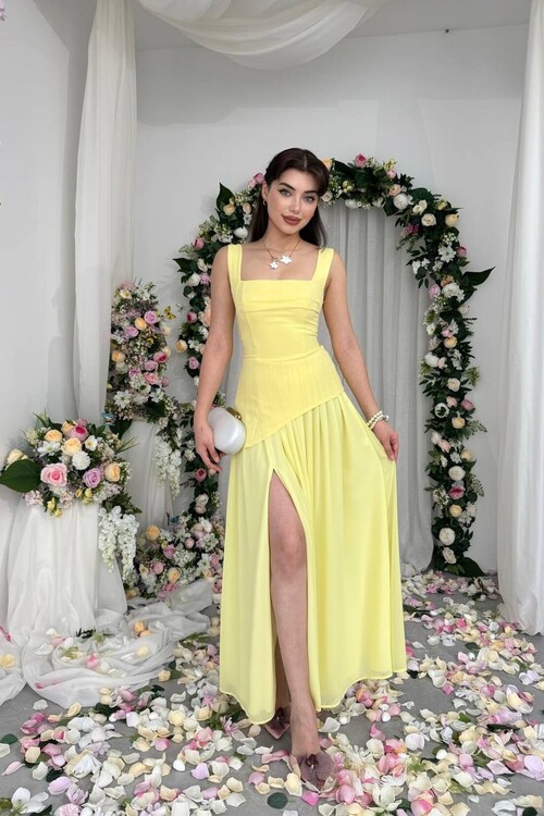 Luen Dress with Slit Detail