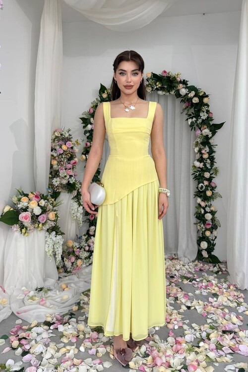 Luen Dress with Slit Detail