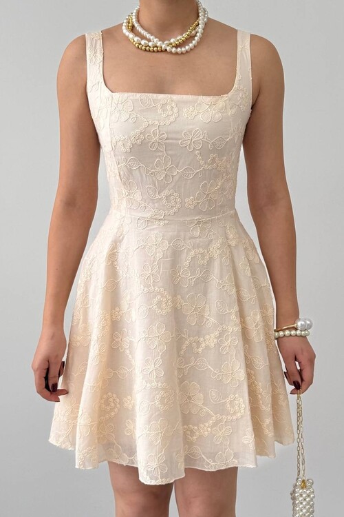 Lyro Çiçek Nakışlı Elbise