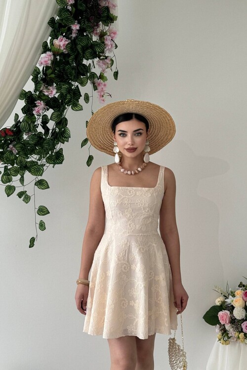 Lyro Çiçek Nakışlı Elbise