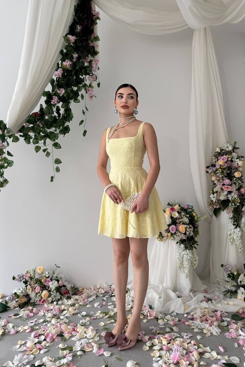 Lyro Çiçek Nakışlı Elbise