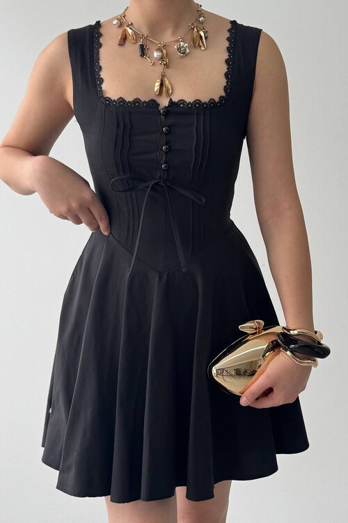 Nuklu Düğme Detaylı Elbise