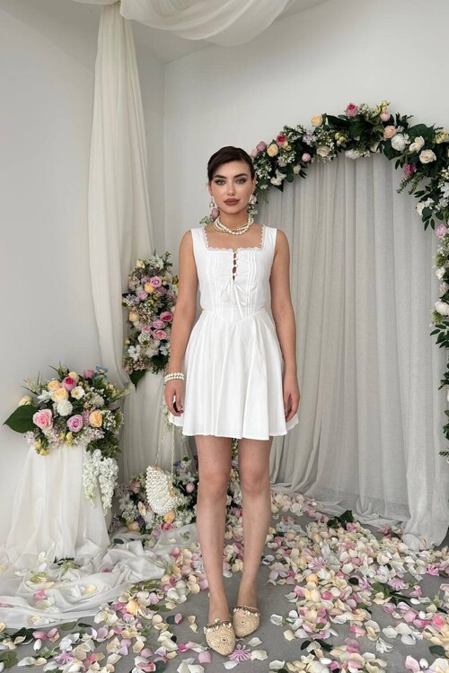 Nuklu Düğme Detaylı Elbise