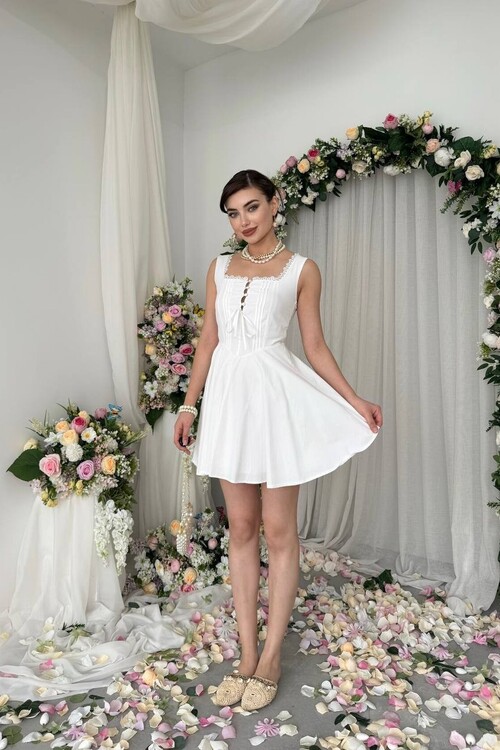 Nuklu Düğme Detaylı Elbise