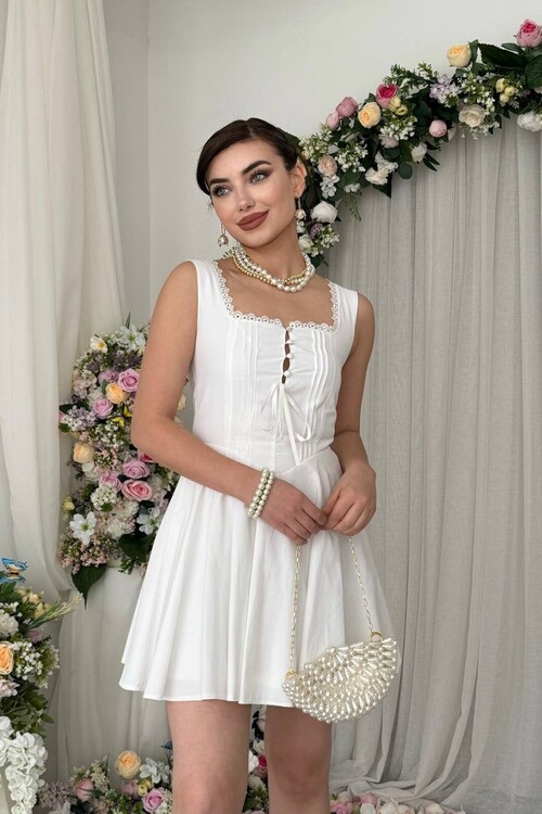 Nuklu Düğme Detaylı Elbise