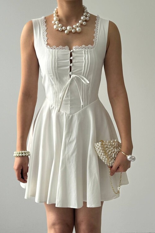 Nuklu Düğme Detaylı Elbise