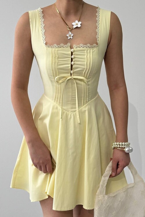 Nuklu Düğme Detaylı Elbise