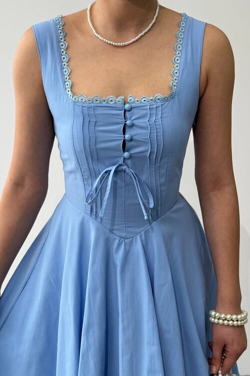 Nuklu Düğme Detaylı Elbise