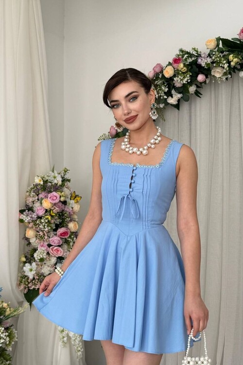 Nuklu Düğme Detaylı Elbise