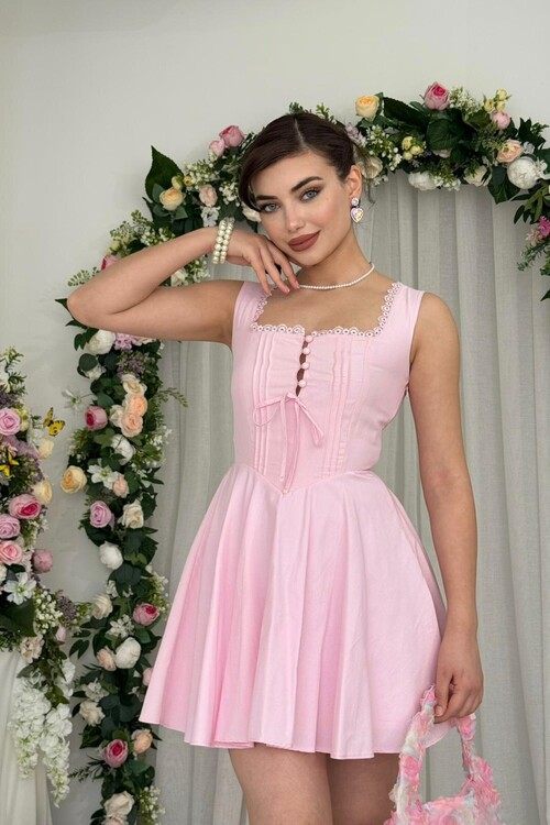 Nuklu Düğme Detaylı Elbise